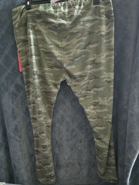 La +image Womans Legging Plus Size
